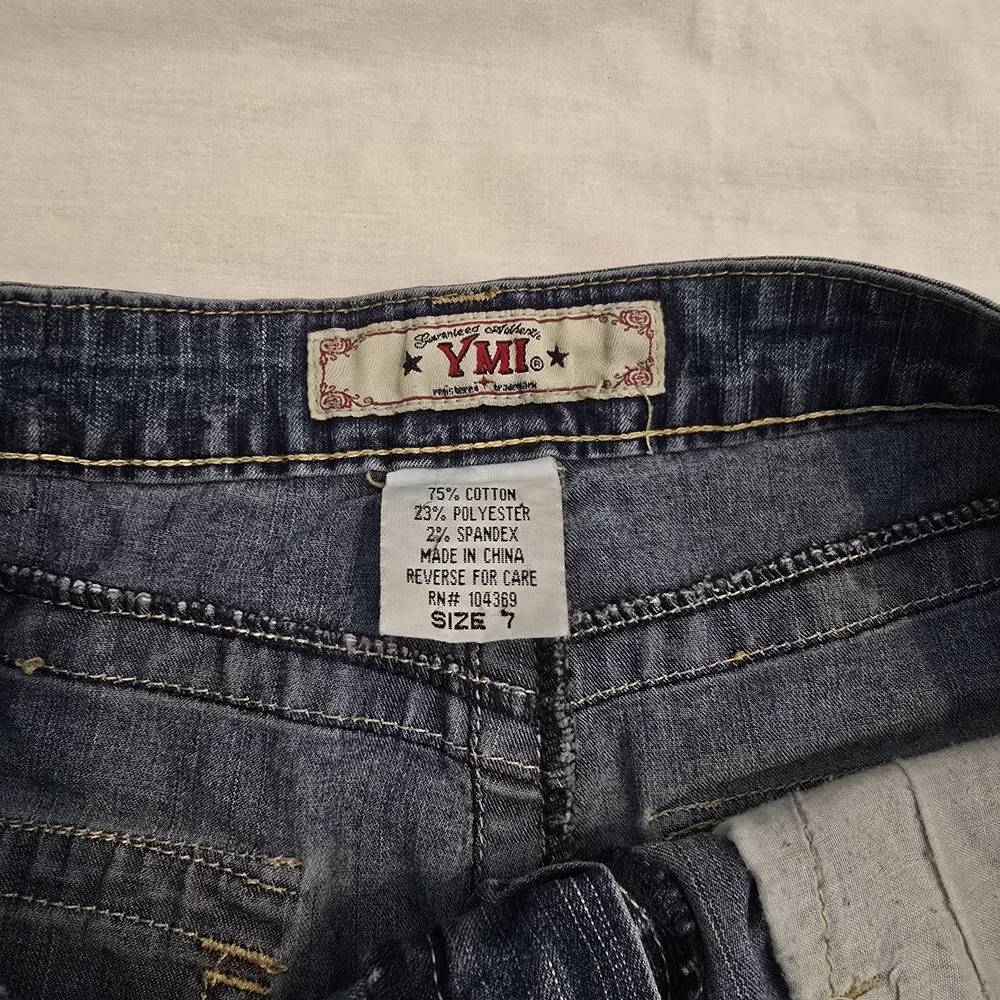 YMI Classic Denim Women's Jeans - Picture 4 of 15